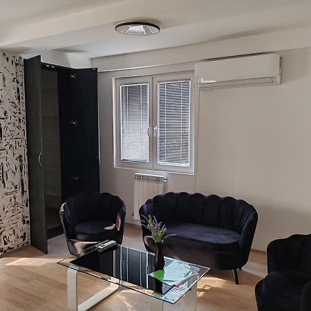 Central Modern Flat M&M Apartments Skopje Exterior photo