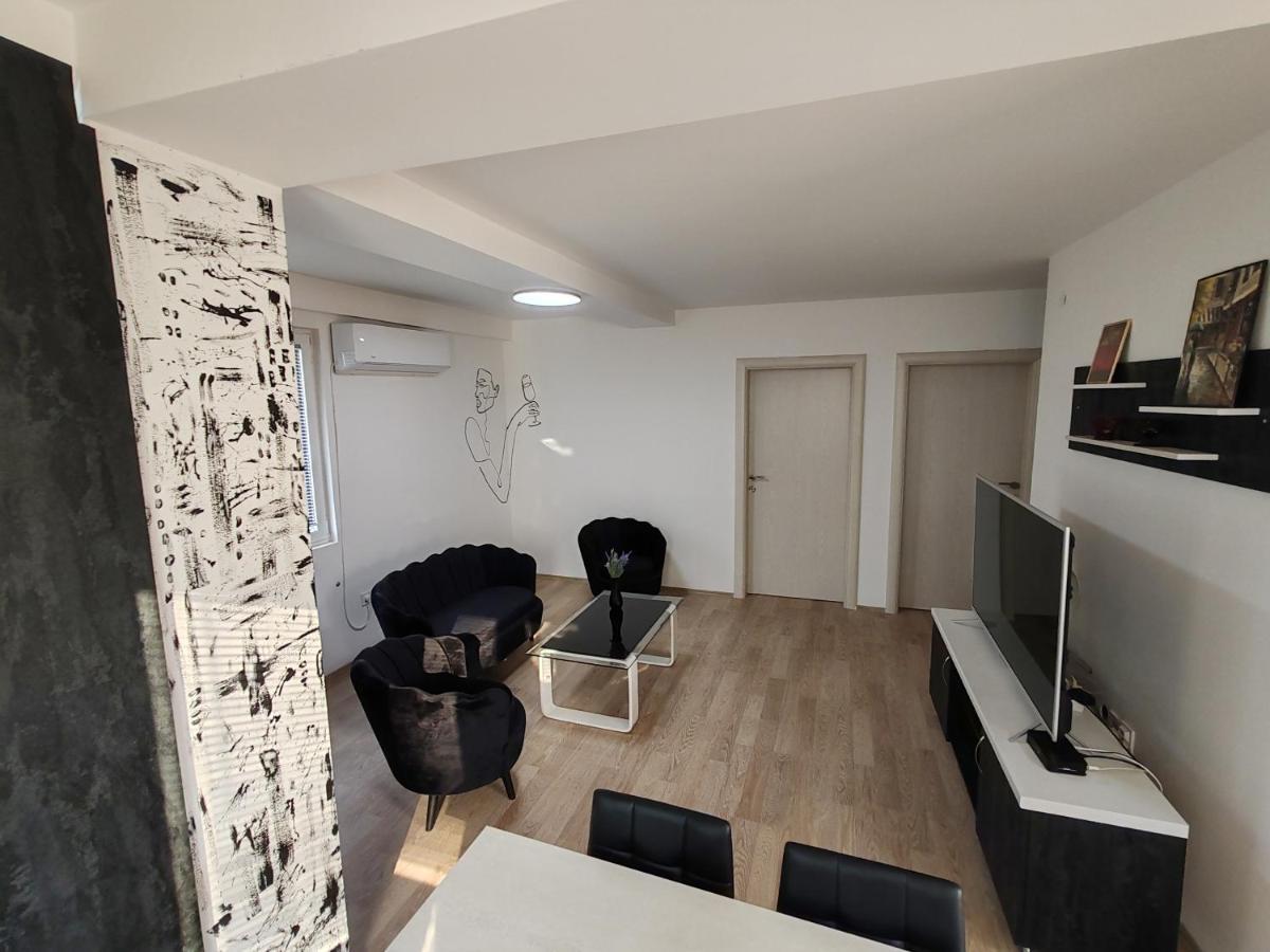 Central Modern Flat M&M Apartments Skopje Exterior photo