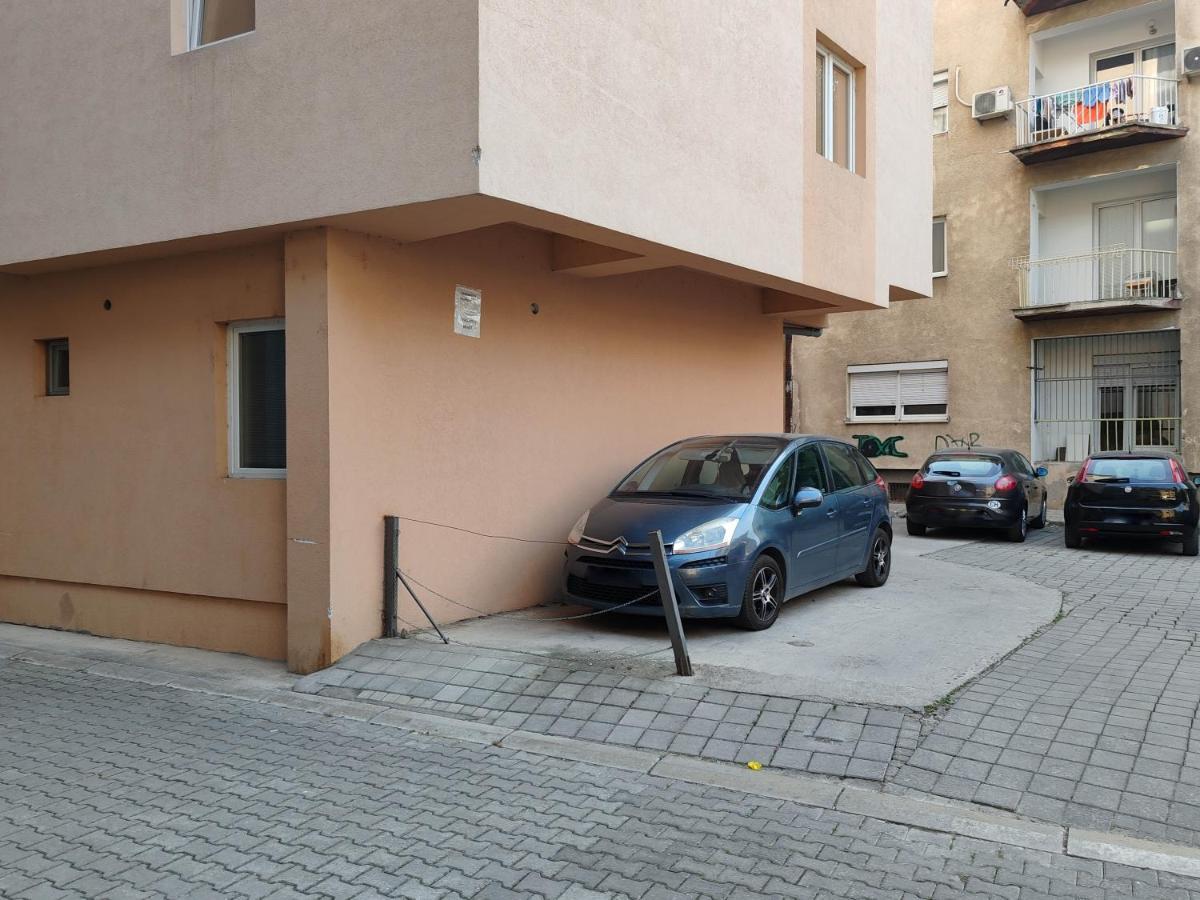 Central Modern Flat M&M Apartments Skopje Exterior photo